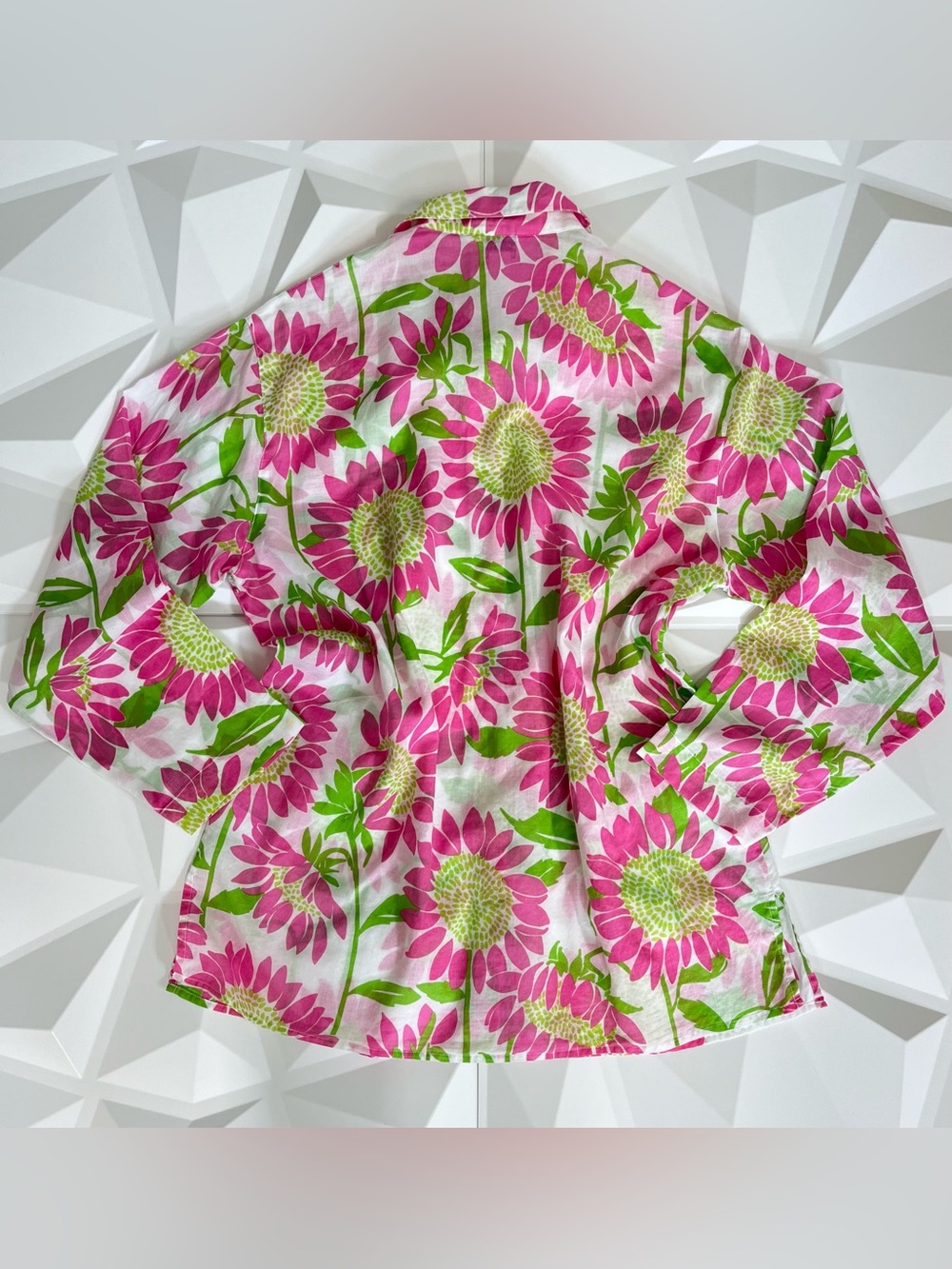 Lilly Pulitzer Vintage Lightweight Shirt With Vibrant Pink Floral Sunflowers - Picture 11 of 17
